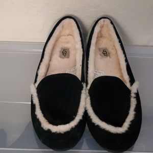 UGG Slippers Black